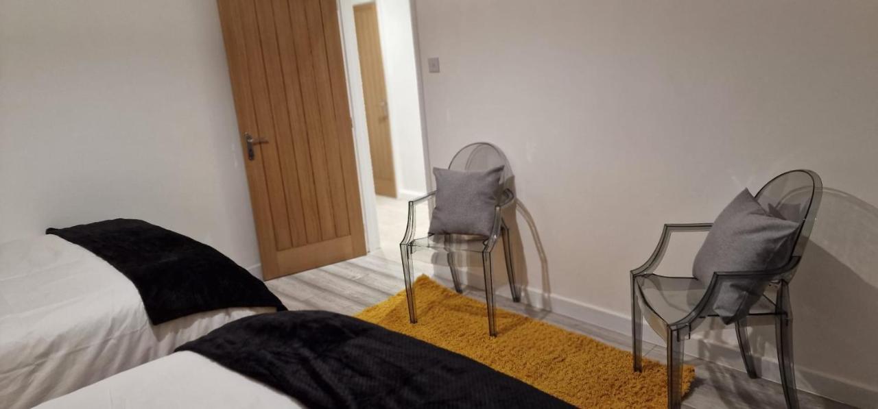 Shm Stays Leicester. Newly Renovated!! 15 Min Drive From City Centre, University. 9 Min Drive To Leicester City Stadium, 5 Min Drive To M1 & M69. 2 Min Walk To Bus Stop. Esterno foto