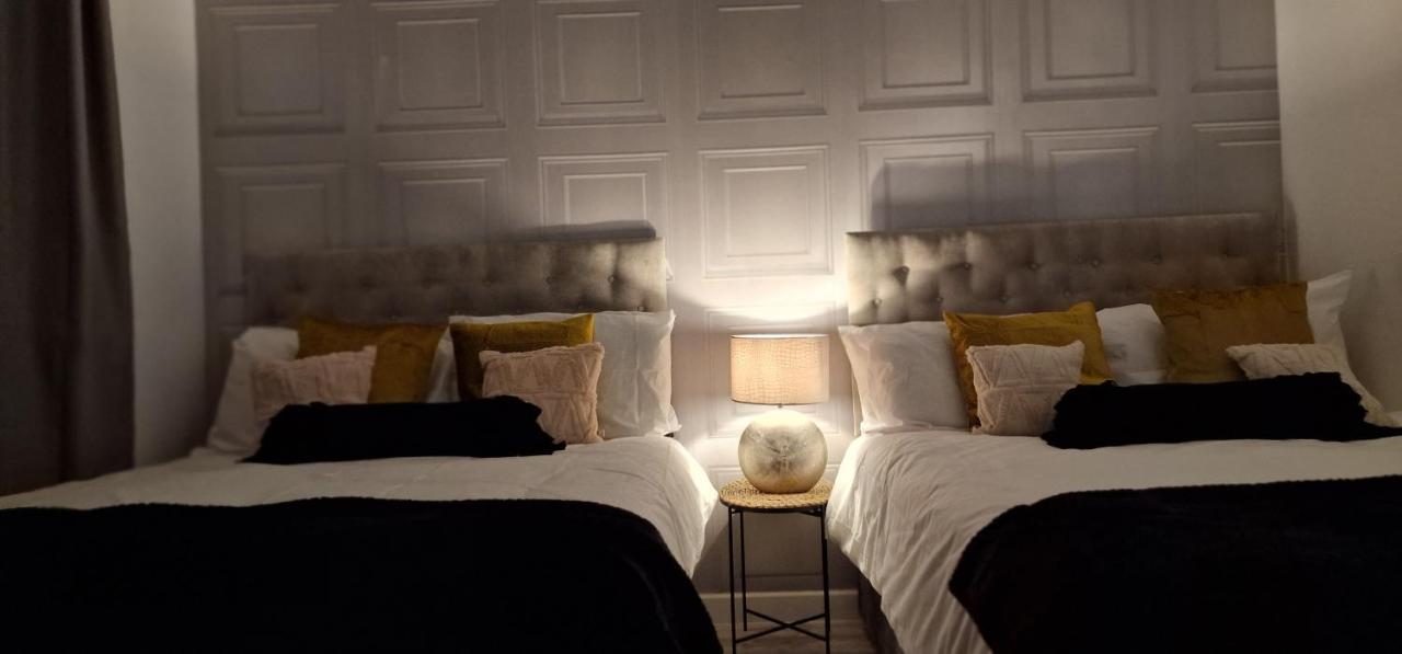 Shm Stays Leicester. Newly Renovated!! 15 Min Drive From City Centre, University. 9 Min Drive To Leicester City Stadium, 5 Min Drive To M1 & M69. 2 Min Walk To Bus Stop. Esterno foto