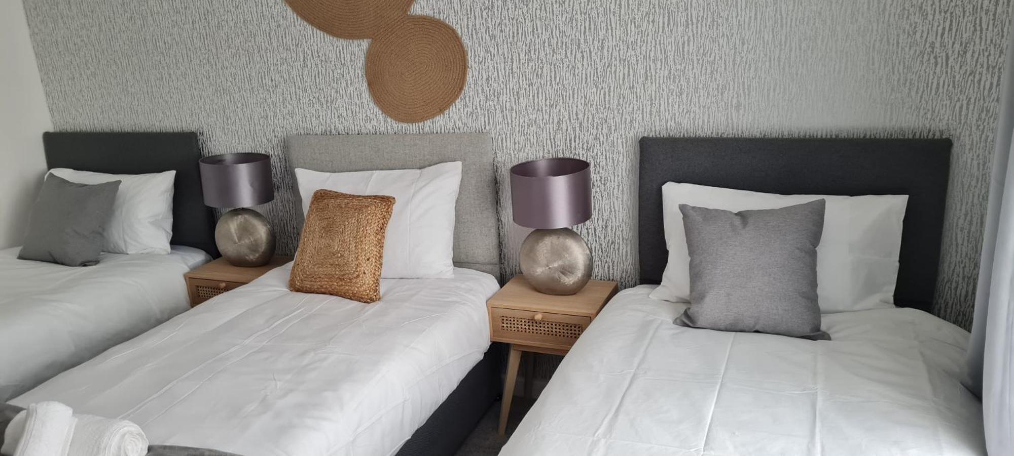 Shm Stays Leicester. Newly Renovated!! 15 Min Drive From City Centre, University. 9 Min Drive To Leicester City Stadium, 5 Min Drive To M1 & M69. 2 Min Walk To Bus Stop. Esterno foto
